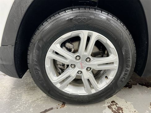 Used 2021 GMC Terrain SLE w/ Driver Convenience Package image 26