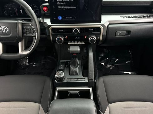 Used 2024 Toyota Tacoma TRD Off-Road image 4
