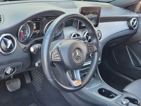 Used 2020 Mercedes-Benz GLA 250 4MATIC image 2