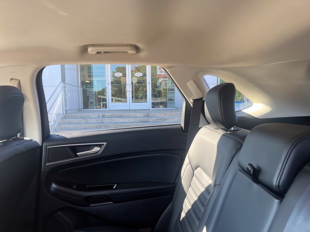Used 2019 Ford Edge SEL w/ Equipment Group 201A FWD image 11