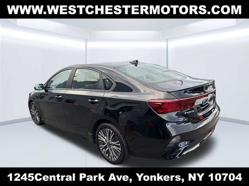 Used 2023 Kia Forte GT-Line w/ GT-Line Premium Package FWD image 7