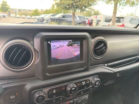 Used 2021 Jeep Gladiator Sport AWD/4WD image 28
