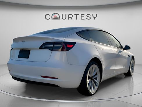 Used 2023 Tesla Model 3 Standard Range RWD image 5