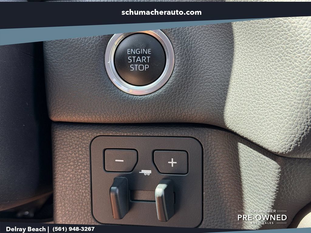 Used 2023 Toyota Tundra Limited AWD/4WD image 27