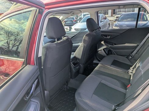 Used 2021 Subaru Outback Premium image 12