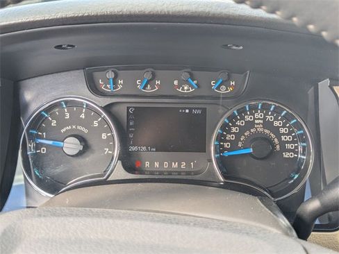 Used 2014 Ford F150 XLT w/ XLT Convenience Package image 13