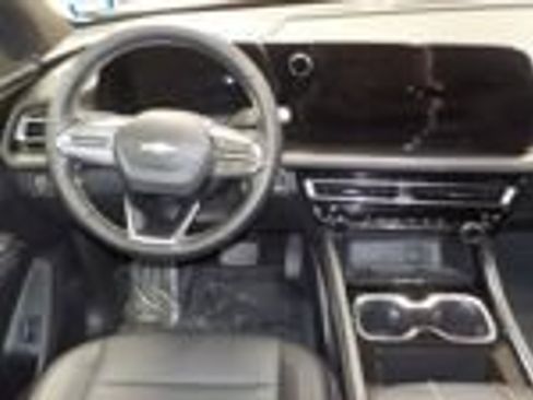 Used 2026 Chevrolet Traverse LT FWD image 11