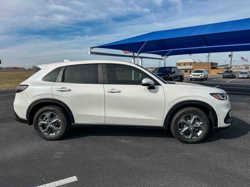 New 2026 Honda HR-V LX image 5