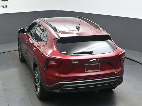 Used 2024 Chevrolet Trax RS w/ Sunroof Package FWD image 57
