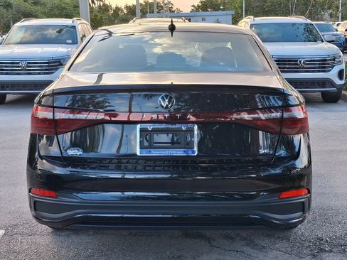 New 2026 Volkswagen Jetta SE image 4