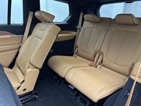 Used 2023 Jeep Grand Cherokee L Summit AWD/4WD image 30