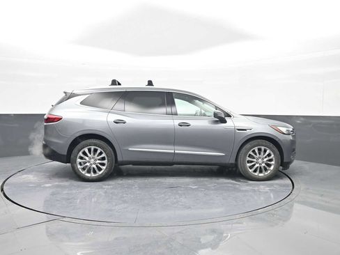 Used 2020 Buick Enclave Premium w/ Sun and Sites Package image 9