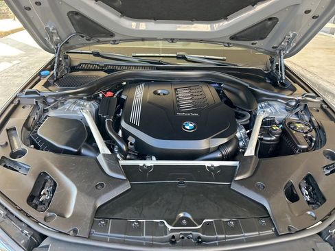 Used 2022 BMW 540i xDrive w/ M Sport Package image 12