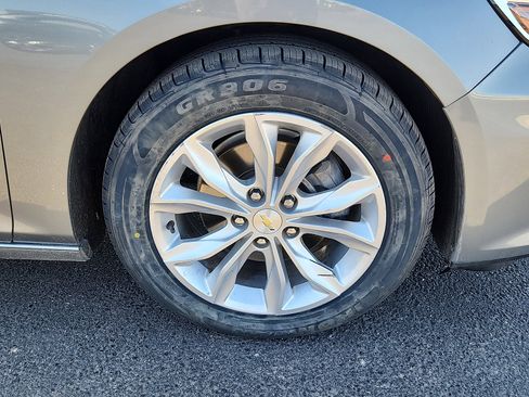 Used 2023 Chevrolet Malibu LT image 9