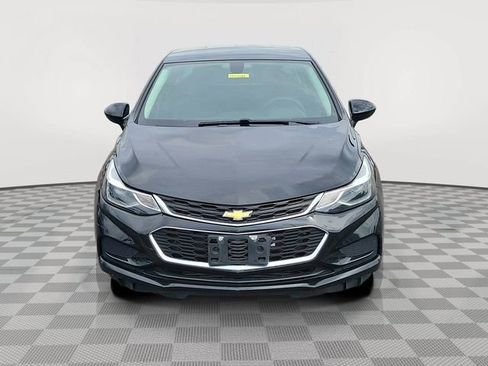 Used 2017 Chevrolet Cruze LT w/ Convenience Package FWD image 8