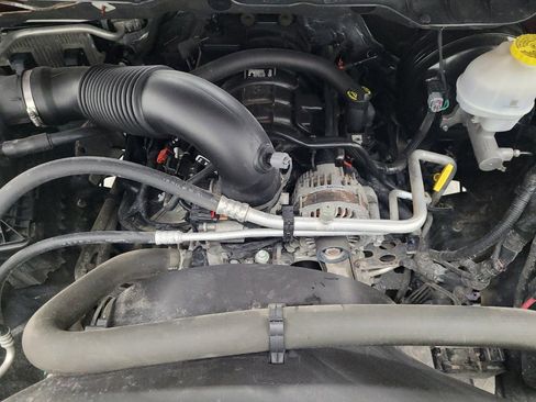 Used 2020 RAM 1500 Classic SLT image 30