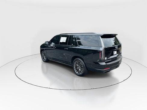 Used 2025 Cadillac Escalade ESV Sport Platinum AWD/4WD image 6