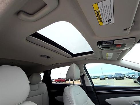Used 2024 Hyundai Tucson SEL w/ Convenience Package FWD image 16
