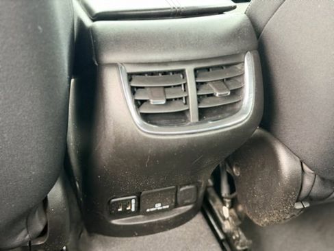 Used 2016 Chevrolet Malibu LT image 23