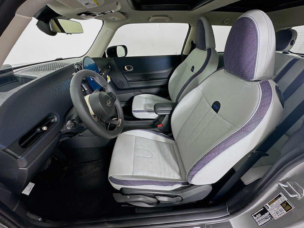 Certified 2025 MINI Cooper 2-Door Hardtop FWD image 16