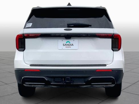 Used 2025 Ford Explorer ST-Line image 4