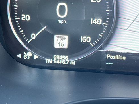 Used 2021 Volvo XC60 T8 Inscription Expression w/ Advanced Package image 29