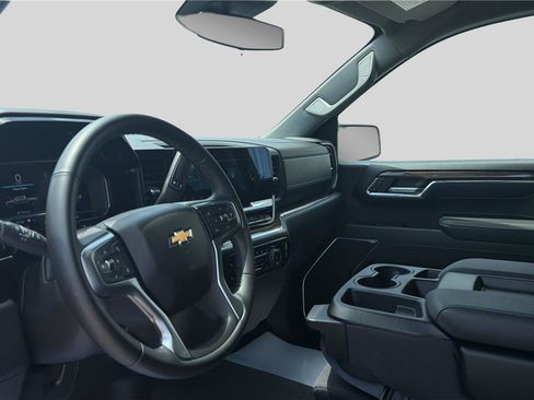 Used 2024 Chevrolet Silverado 1500 LT AWD/4WD image 17