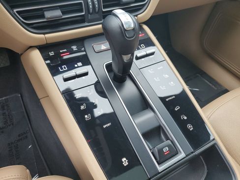 Used 2023 Porsche Macan AWD/4WD image 26