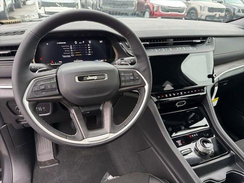 New 2026 Jeep Grand Cherokee Altitude AWD/4WD image 19