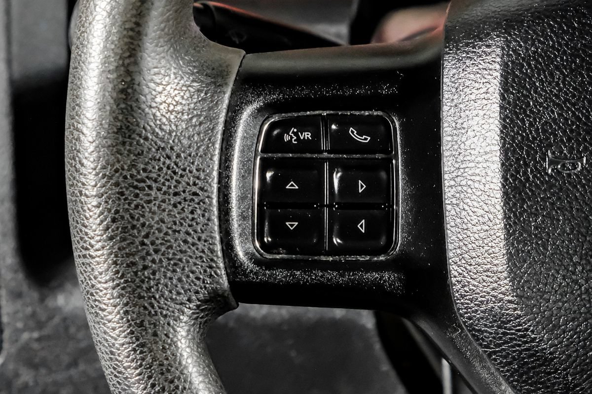 Used 2013 RAM 1500 Express RWD image 17