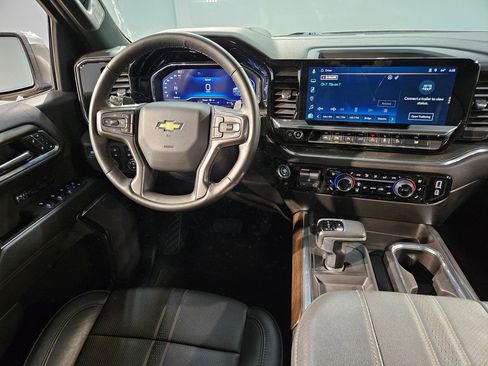 Used 2025 Chevrolet Silverado 1500 High Country w/ Technology Package AWD/4WD image 9