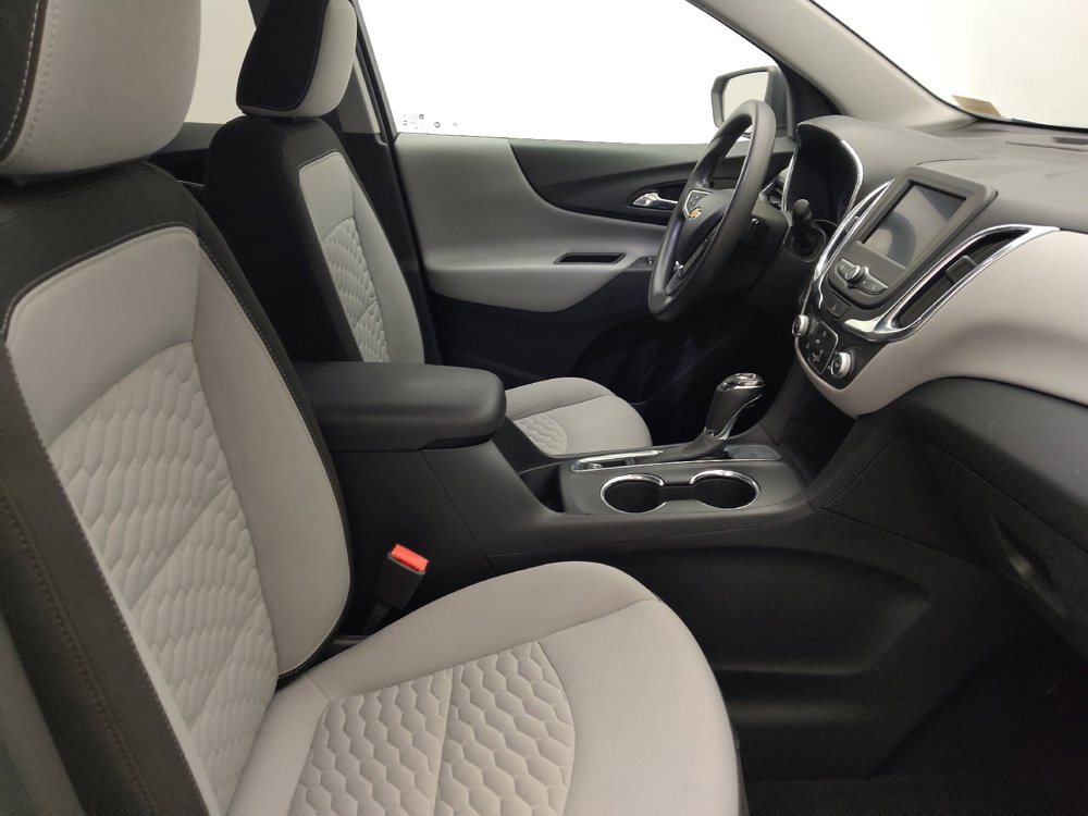 Used 2020 Chevrolet Equinox LS w/ LPO, Cargo Package FWD image 21