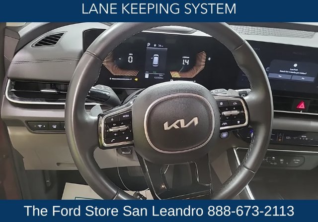 Used 2025 Kia Carnival EX FWD image 10