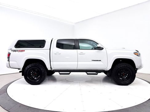 Used 2020 Toyota Tacoma TRD Sport w/ Technology Package AWD/4WD image 37
