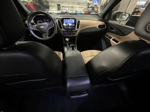 Used 2023 Chevrolet Equinox Premier AWD/4WD image 3