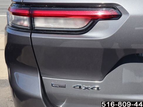 Used 2021 Jeep Grand Cherokee L Laredo w/ Luxury Tech Group I image 28