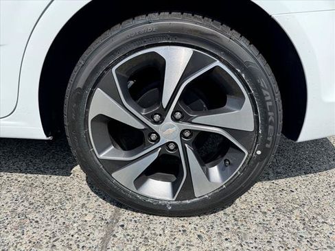 Used 2018 Chevrolet Sonic Premier FWD image 4