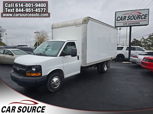 Used 2015 Chevrolet Express 3500 Extended image 1