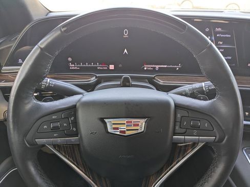 Used 2023 Cadillac Escalade ESV Premium Luxury image 32