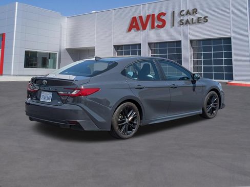 Used 2025 Toyota Camry SE FWD image 6
