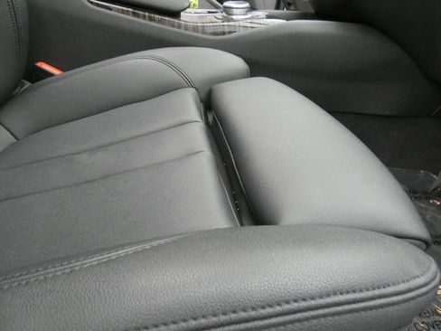 Used 2019 BMW 530i w/ Convenience Package image 29