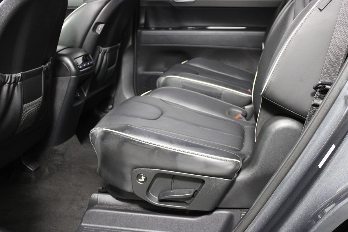 Used 2025 Hyundai Palisade SEL FWD image 25