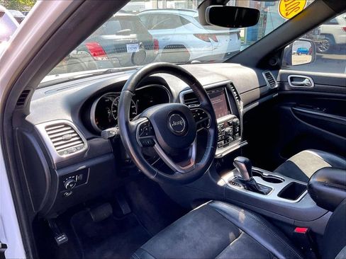 Used 2018 Jeep Grand Cherokee Altitude AWD/4WD image 8