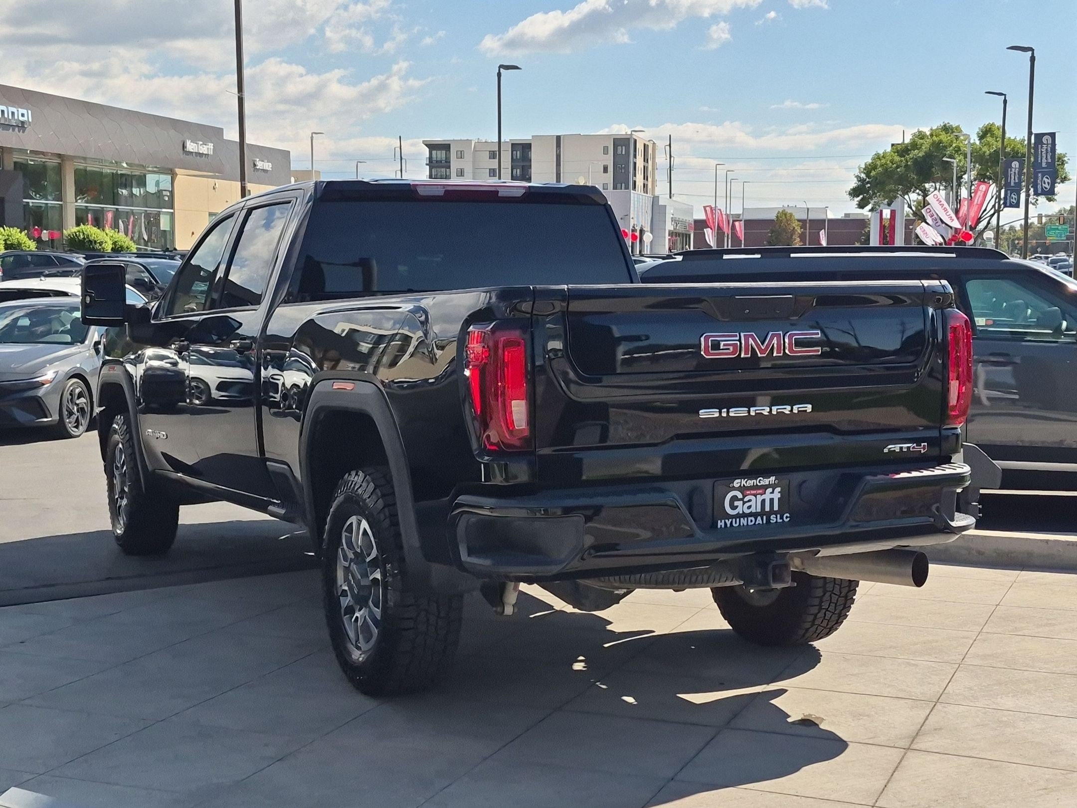 Used 2022 GMC Sierra 2500 AT4 AWD/4WD image 7