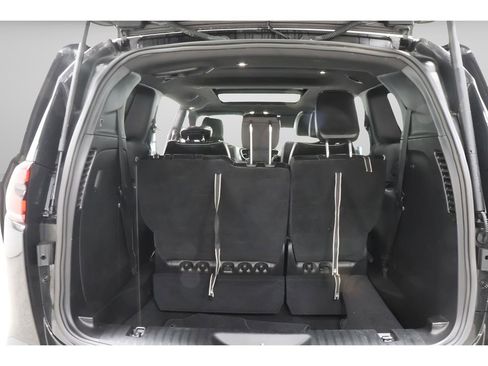 Used 2025 Chrysler Pacifica Limited FWD image 29