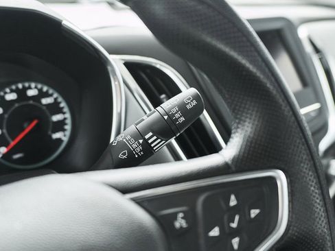 Used 2024 Chevrolet Equinox LS image 37