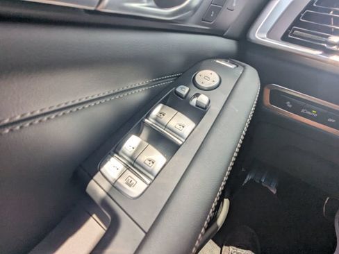 Used 2025 BMW X7 M60i w/ Executive Package AWD/4WD image 11
