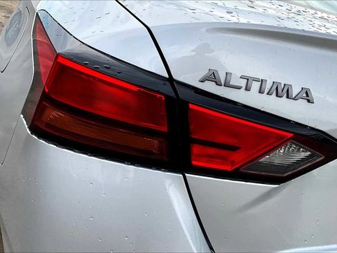 New 2025 Nissan Altima 2.5 SR image 12