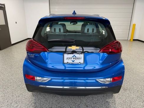 Used 2020 Chevrolet Bolt Premier w/ Infotainment Package FWD image 4