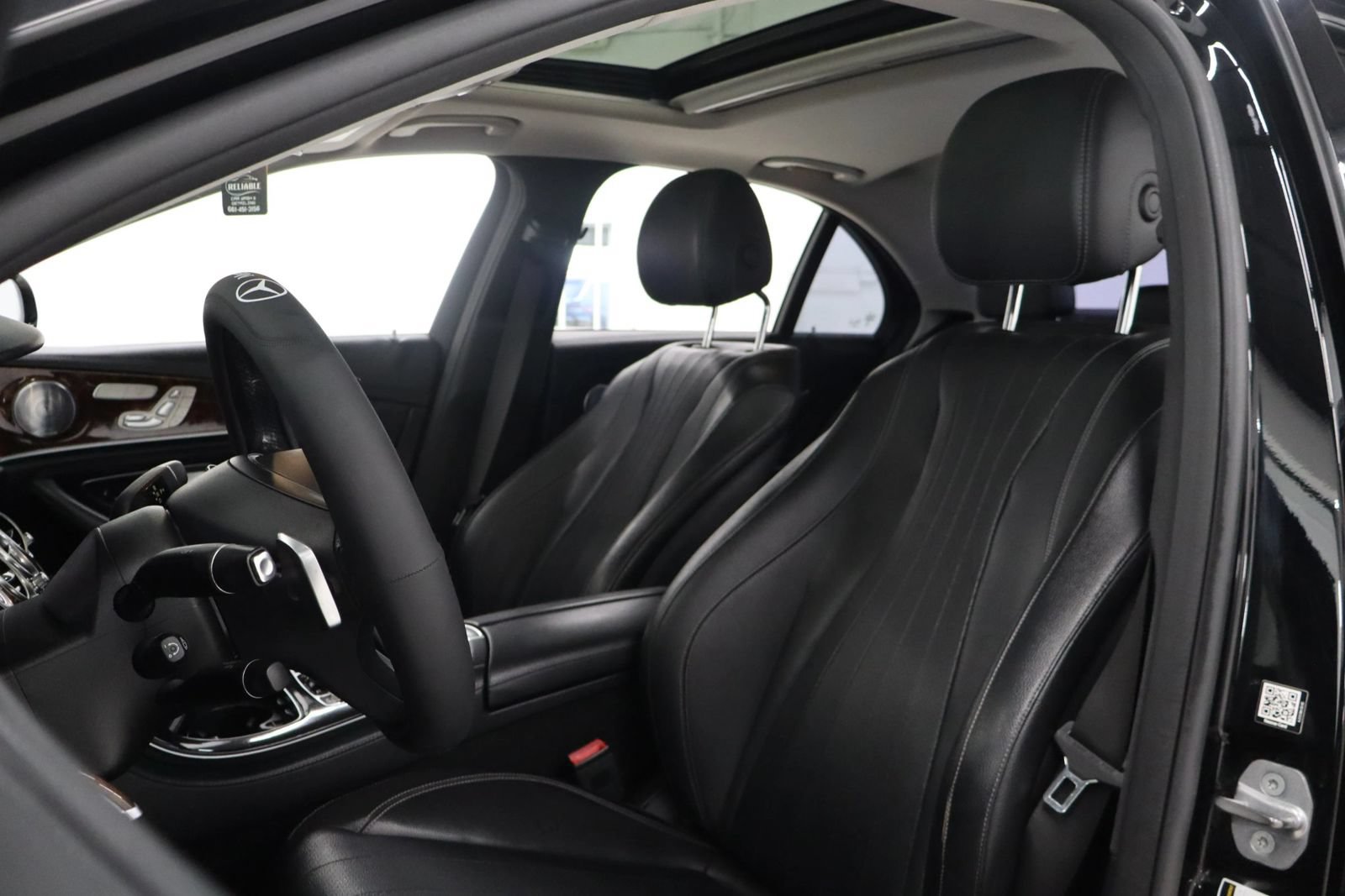 Used 2017 Mercedes-Benz E 300 4MATIC image 17